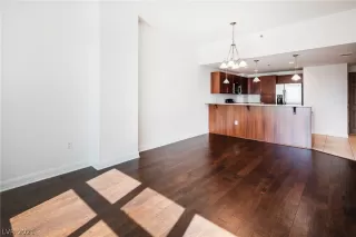 Photo #6: 2288332 Listing 