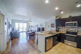 Photo #5: 2288348 Listing