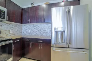 Photo #6: 2288348 Listing