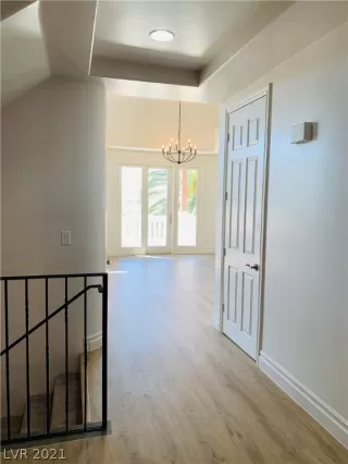 Photo #5: 2288383 Listing 