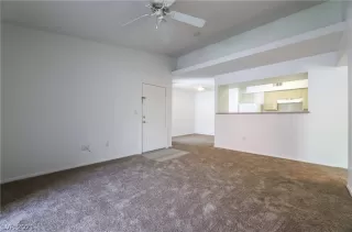 Photo #5: 2288437 Listing