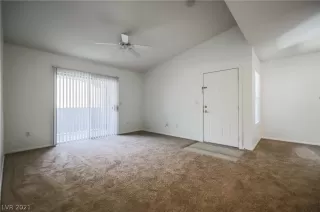 Photo #6: 2288437 Listing