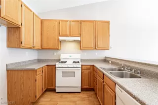 Photo #1: 2288448 Listing