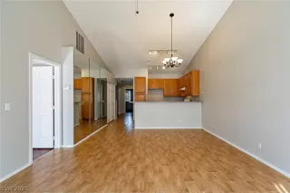 Photo #2: 2288448 Listing