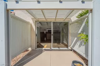 Photo #4: 2288448 Listing