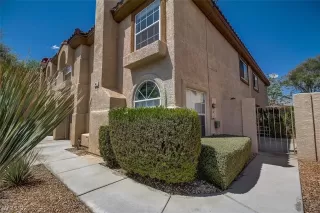 Photo #3: 2288457 Listing