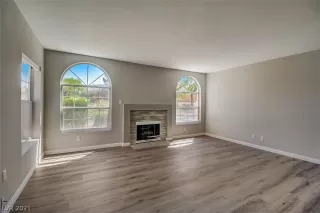 Photo #6: 2288457 Listing