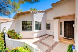 Photo #4: 2288494 Listing