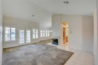 Photo #5: 2288494 Listing