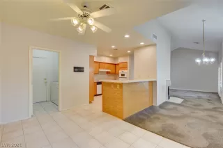 Photo #6: 2288494 Listing