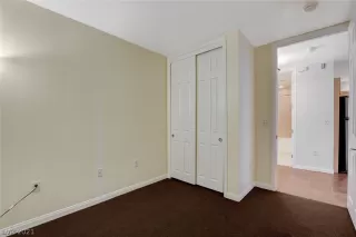 Photo #4: 2288523 Listing 