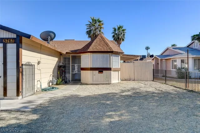 MLS: 2288532 Condo For Sale