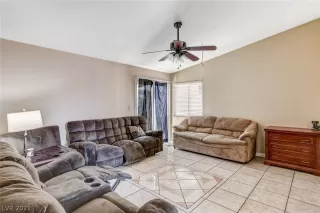 Photo #5: 2288532 Listing