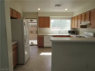 Photo #3: 2288541 Listing 