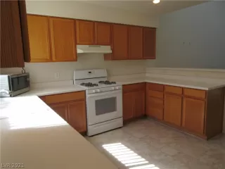 Photo #4: 2288541 Listing 