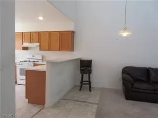 Photo #5: 2288541 Listing 