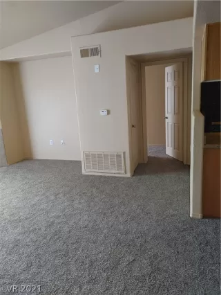 Photo #3: 2288550 Listing