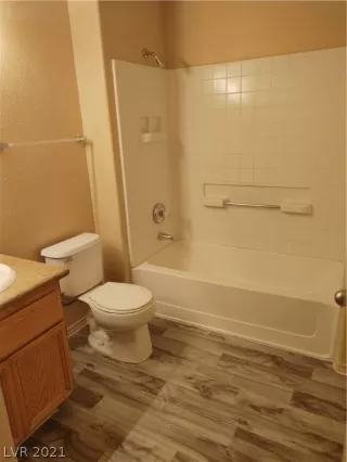 Photo #4: 2288550 Listing