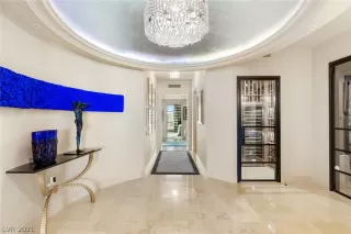 Photo #2: 2288581 Listing