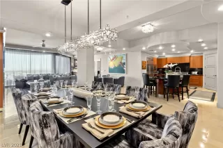 Photo #5: 2288581 Listing