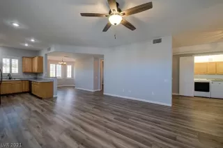 Photo #5: 2288597 Listing
