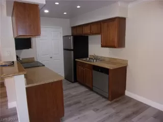 Photo #2: 2288601 Listing 