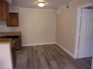 Photo #3: 2288601 Listing 