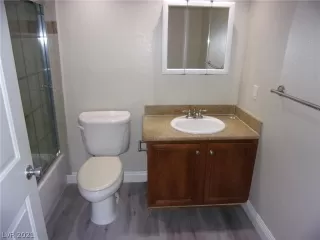 Photo #6: 2288601 Listing 