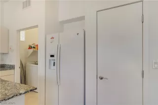 Photo #5: 2288610 Listing 