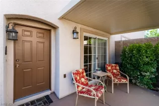 Photo #3: 2288619 Listing