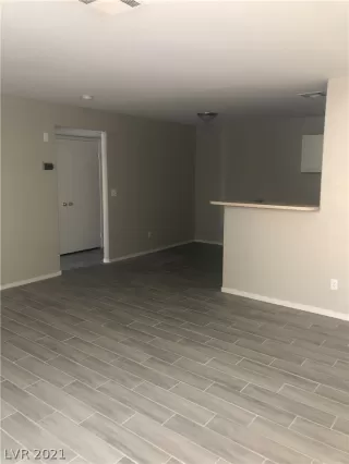 Photo #2: 2288642 Listing 