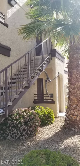 Photo #1: 2288659 Listing 