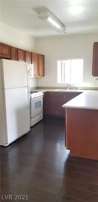 Photo #5: 2288659 Listing 