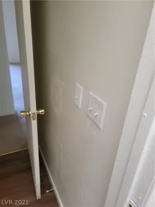 Photo #5: 2288677 Listing 