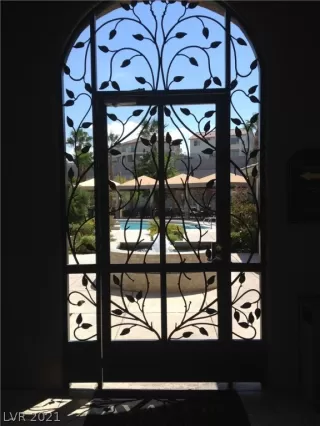 Photo #5: 2288690 Listing