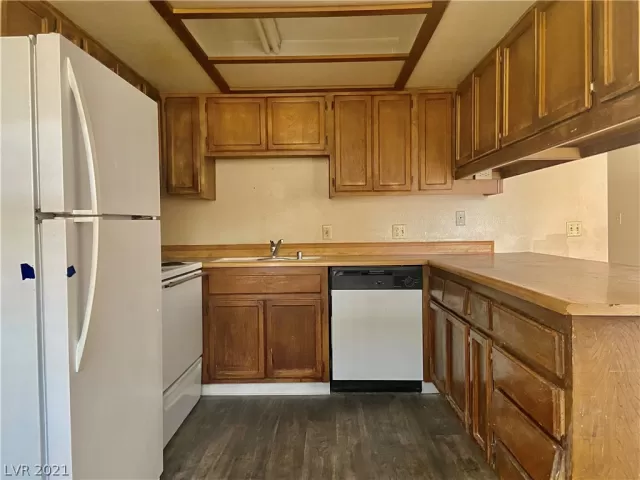 MLS: 2288708 Condo For Sale