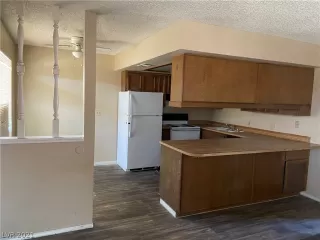 Photo #1: 2288708 Listing