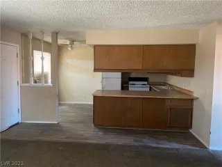 Photo #2: 2288708 Listing