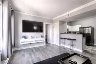 Photo #6: 2288725 Listing 