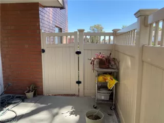 Photo #2: 2288739 Listing