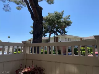 Photo #4: 2288739 Listing