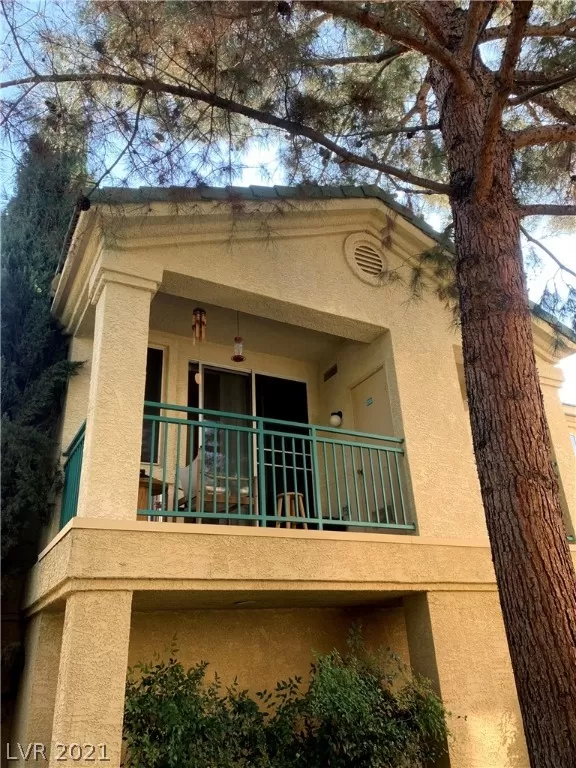 MLS: 2288740 Condo For Sale