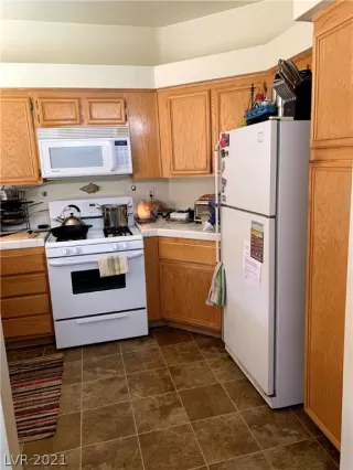 Photo #5: 2288740 Listing