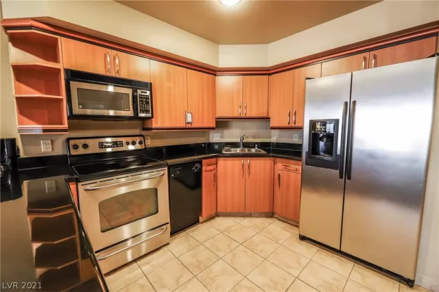 MLS: 2288745 Condo For Sale