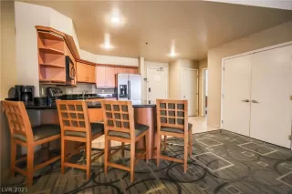 Photo #3: 2288745 Listing