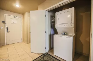 Photo #5: 2288745 Listing