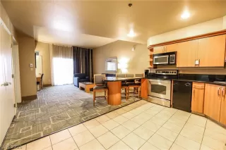 Photo #2: 2288746 Listing 