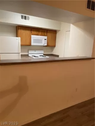 Photo #3: 2288747 Listing 