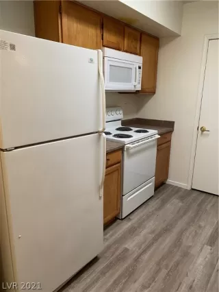 Photo #4: 2288747 Listing 