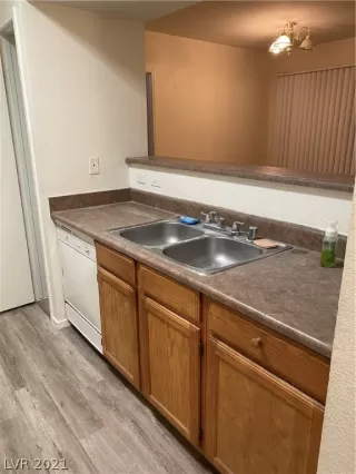 Photo #6: 2288747 Listing 